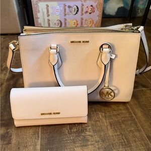 Michael Kors Baby Pink Handbag and Wallet Set